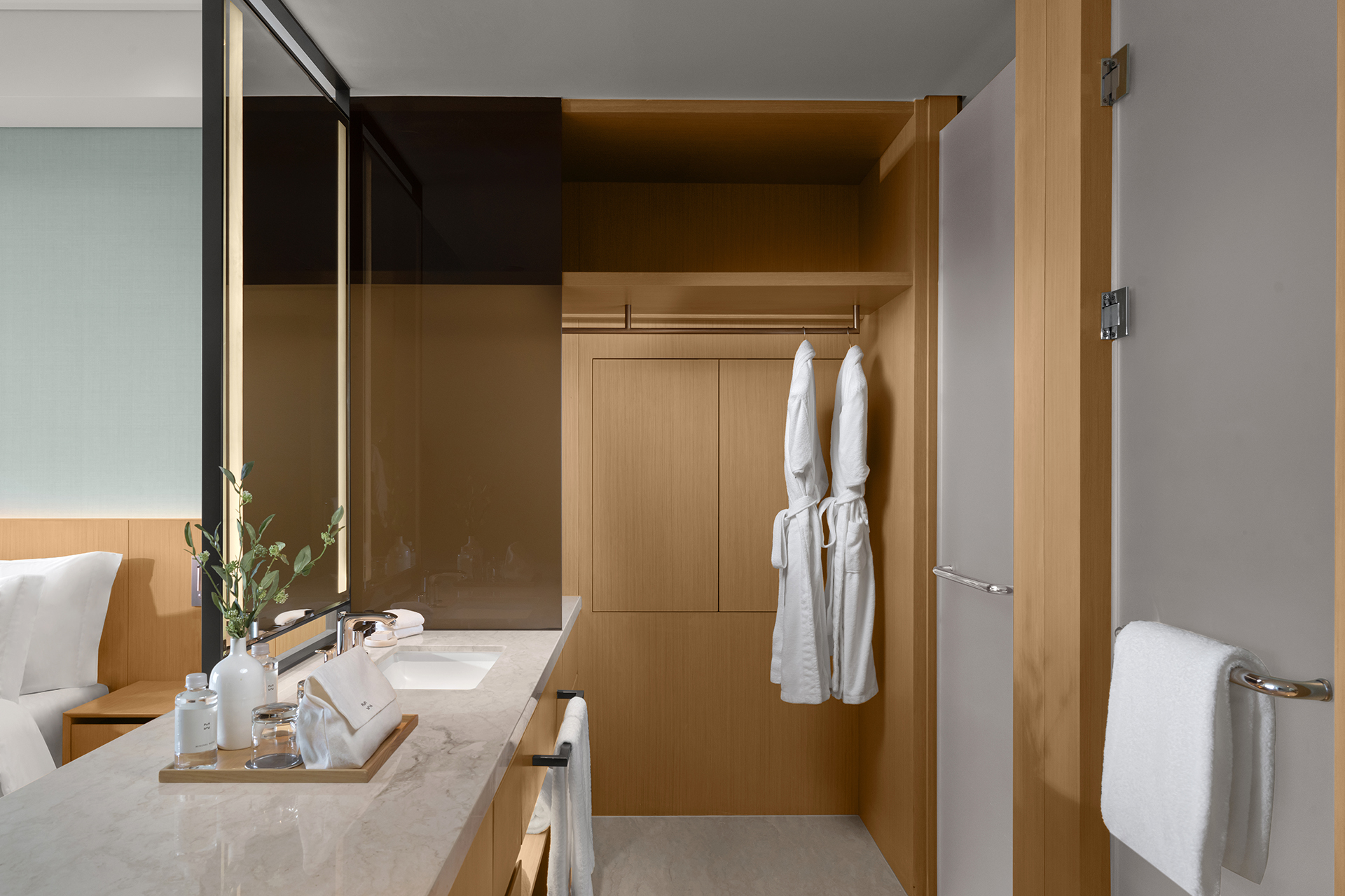 Superior Double Partial Ocean View, Shilla Monogram Danang 2/3