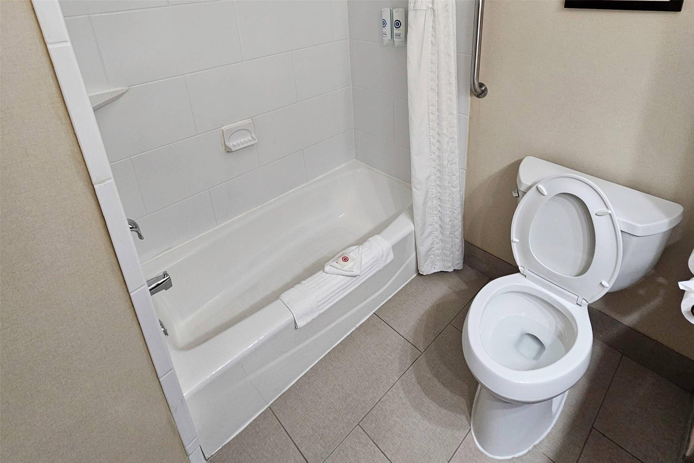 Comfort Inn & Suites Geneva - West Chicago 31/32