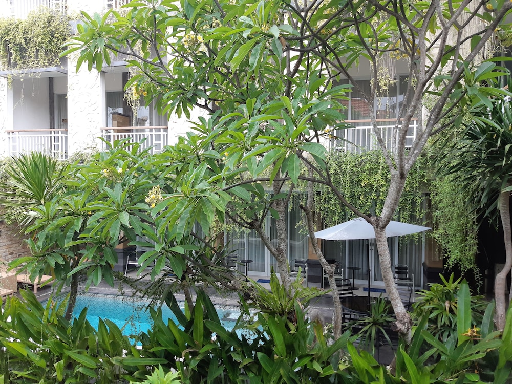 Lotus Tirta Seminyak 45/47