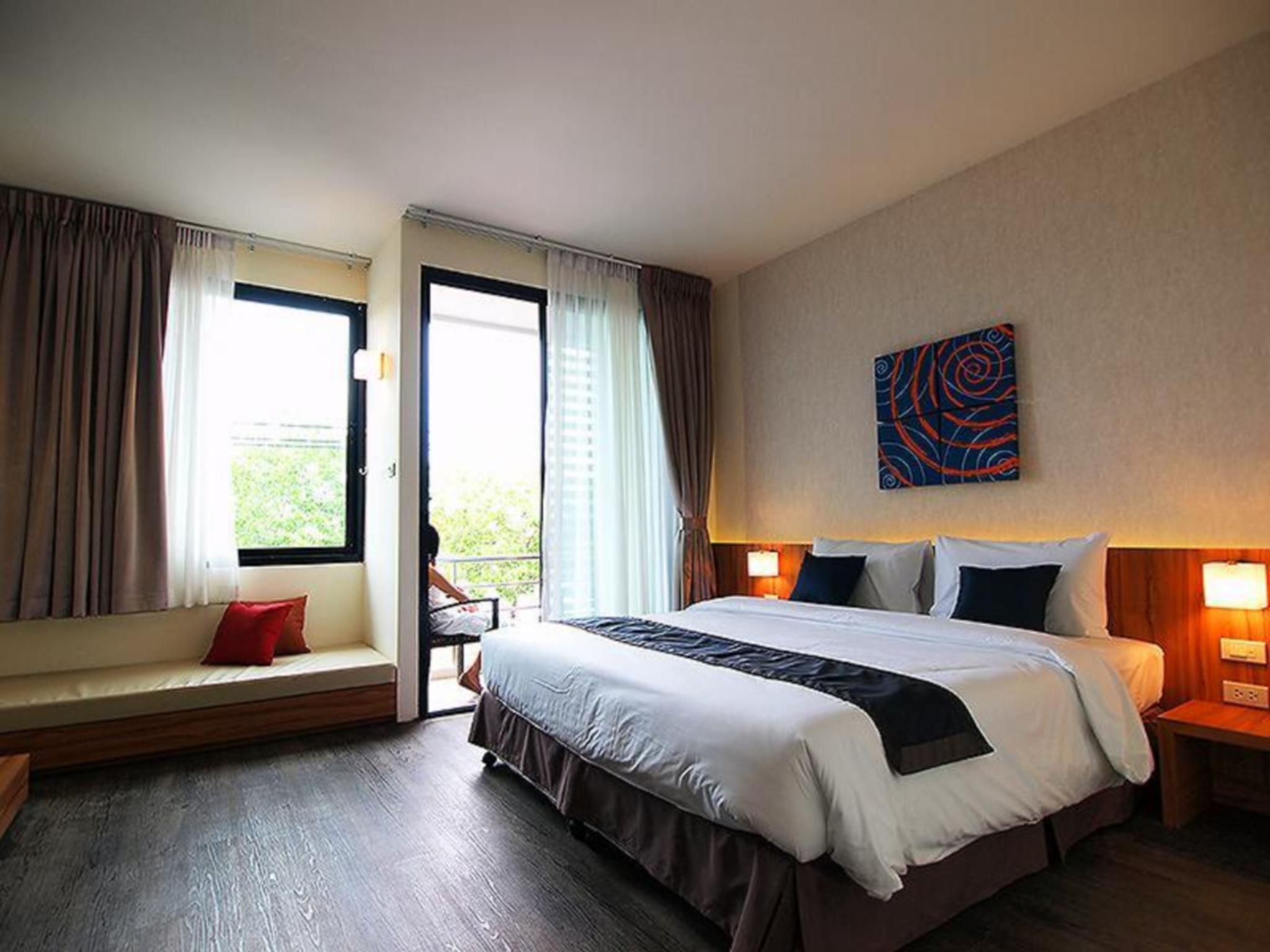 Apo Hotel 3/21