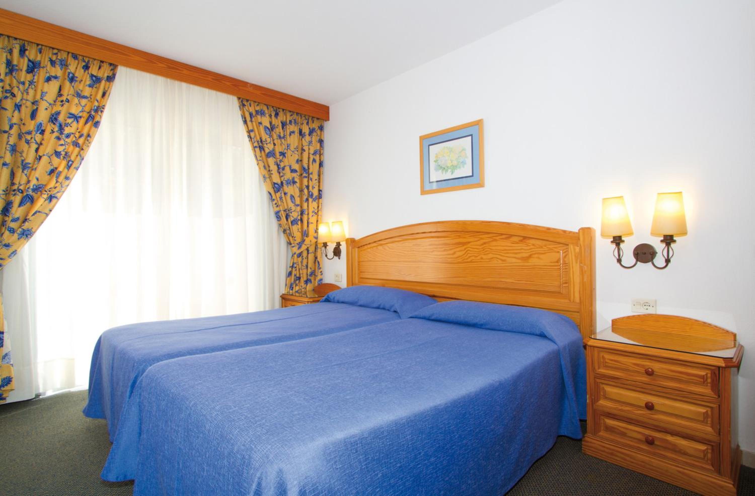 Double room single use annex building