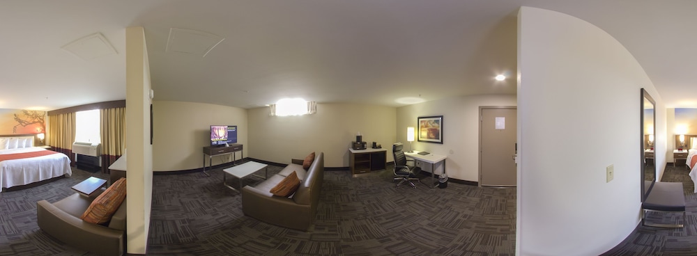 Holiday Inn Brookfield - Milwaukee 24/29