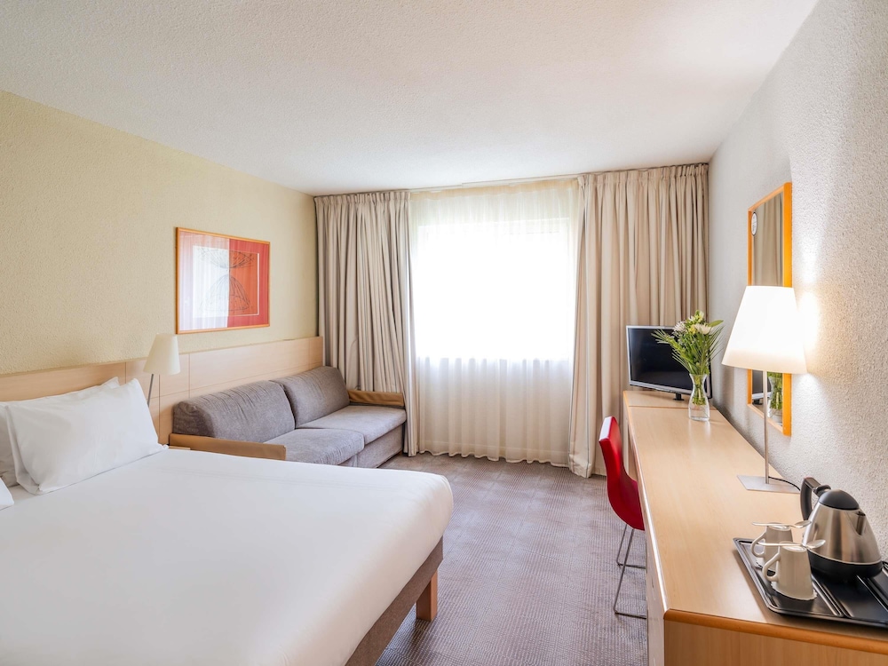 NOVOTEL MILTON KEYNES 17/74