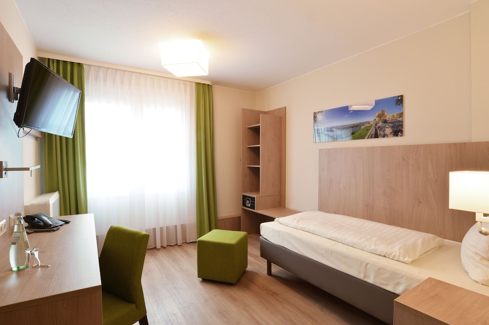 City Hotel Kurfurst Balduin 33/63