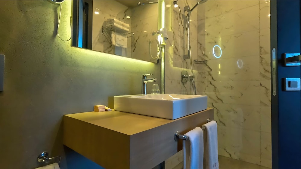Sandima Boutique Hotel 42/43