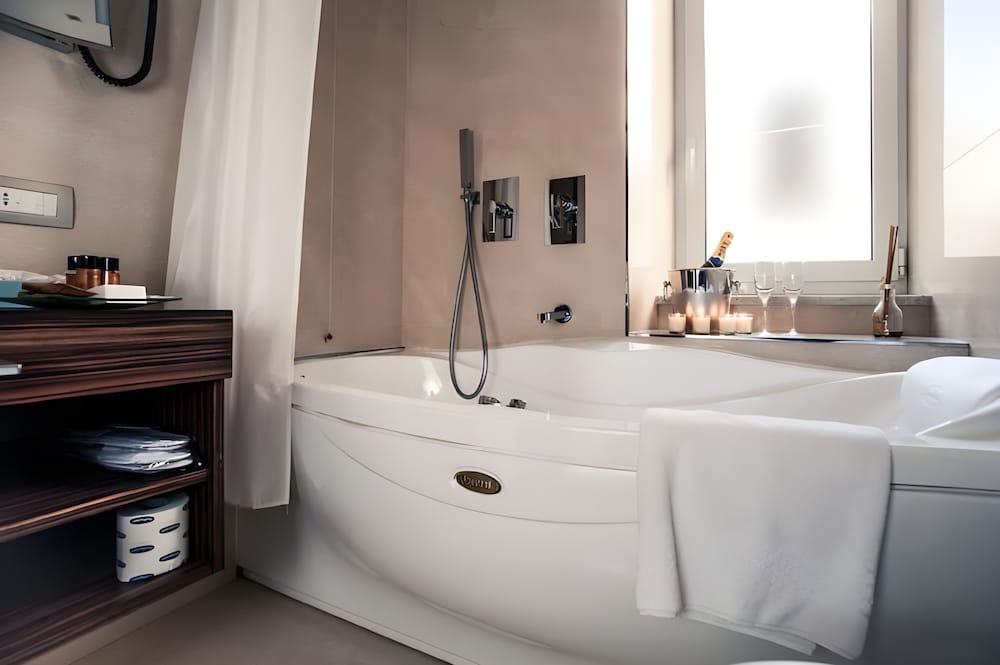 MAISON CANDIA LUXURY HOUSE 32/38