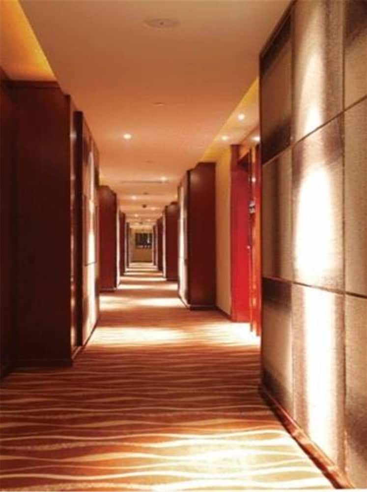 Yuloon Hotel Shanghai 18/35