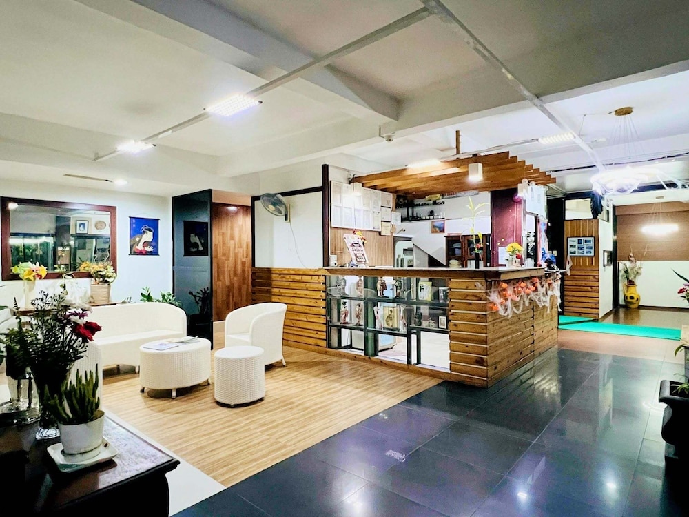 Axis Pension Hotel 11/50