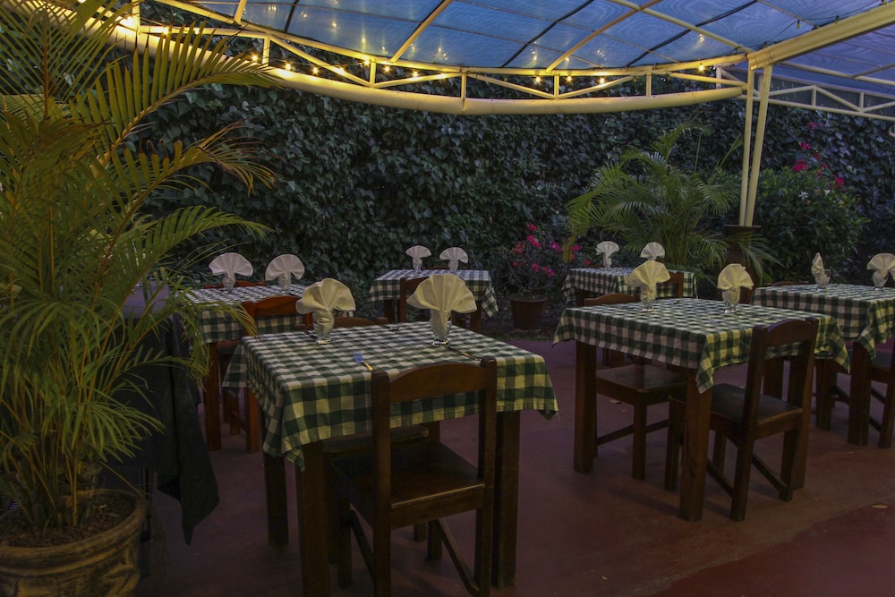 Hotel La Rosa De America 50/70
