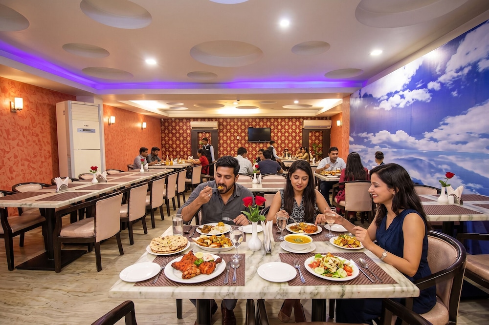 Fabhotel Emerald 32/36