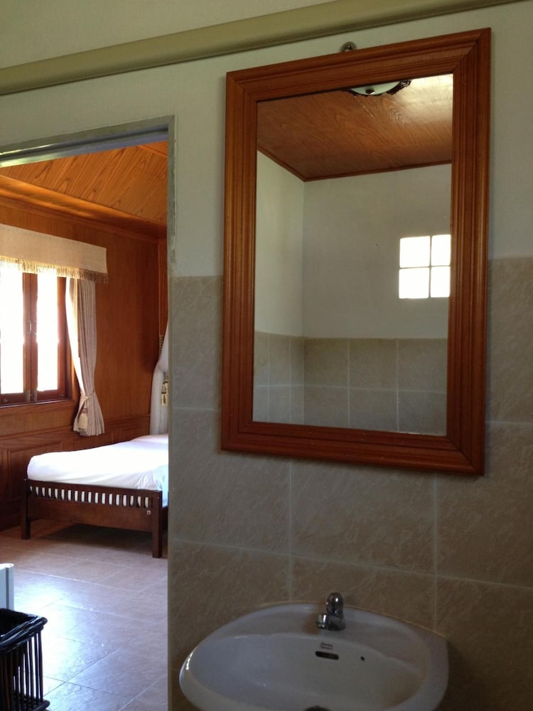 Malibu Beach Bungalows 19/61