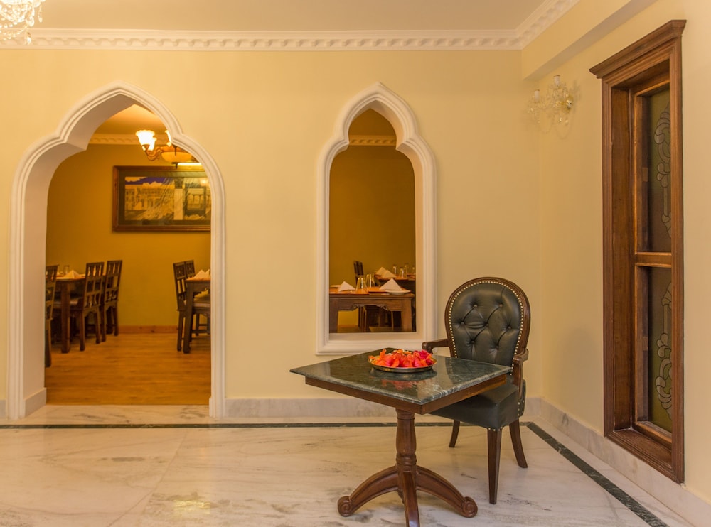 Baber Mahal Vilas 12/50