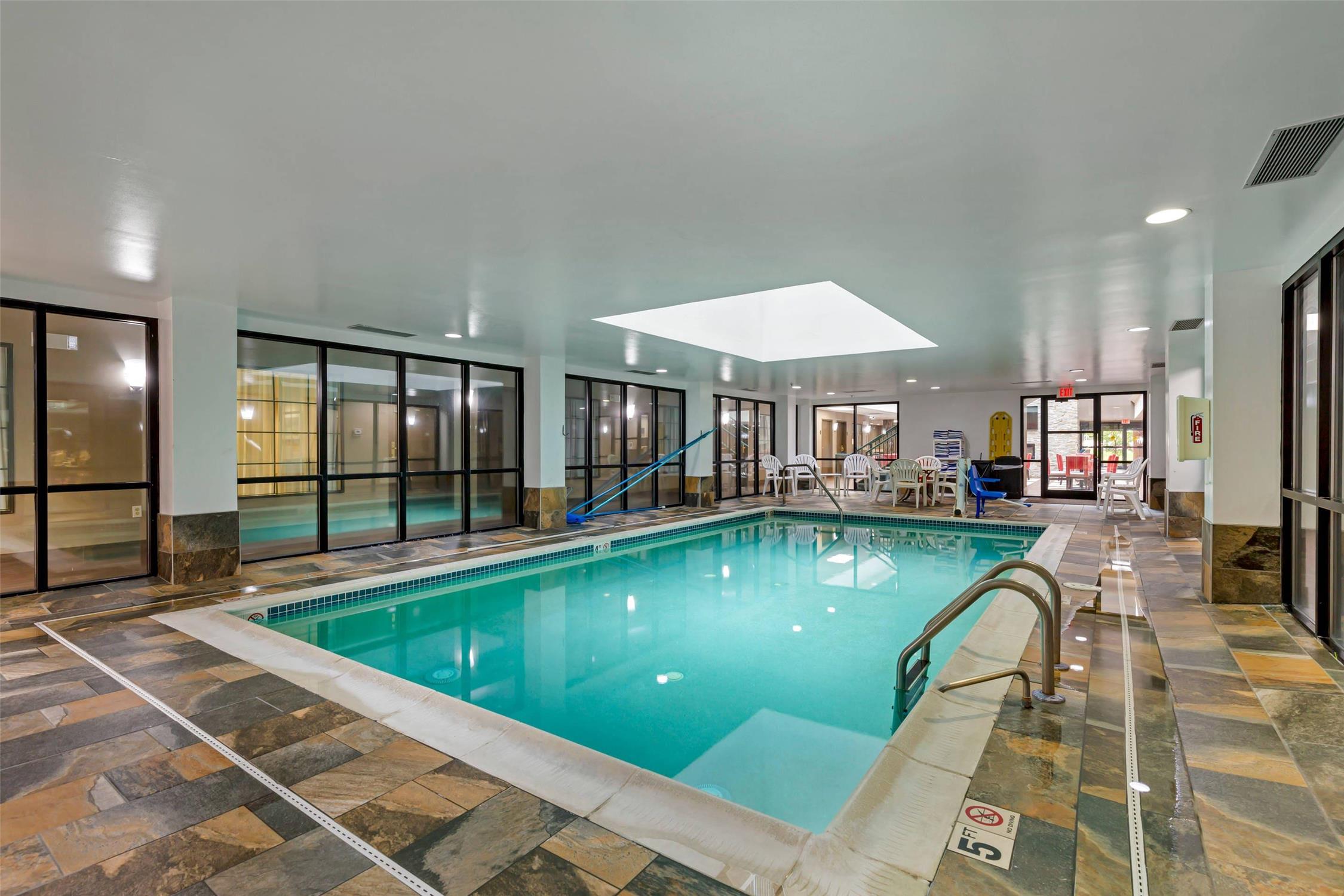 Comfort Suites Near Potomac Mills 34/50