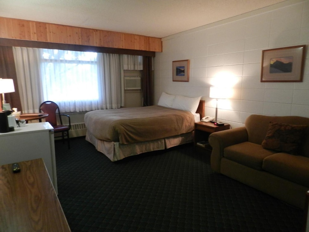 Slave Lake Inn and Conference Centre 31/50