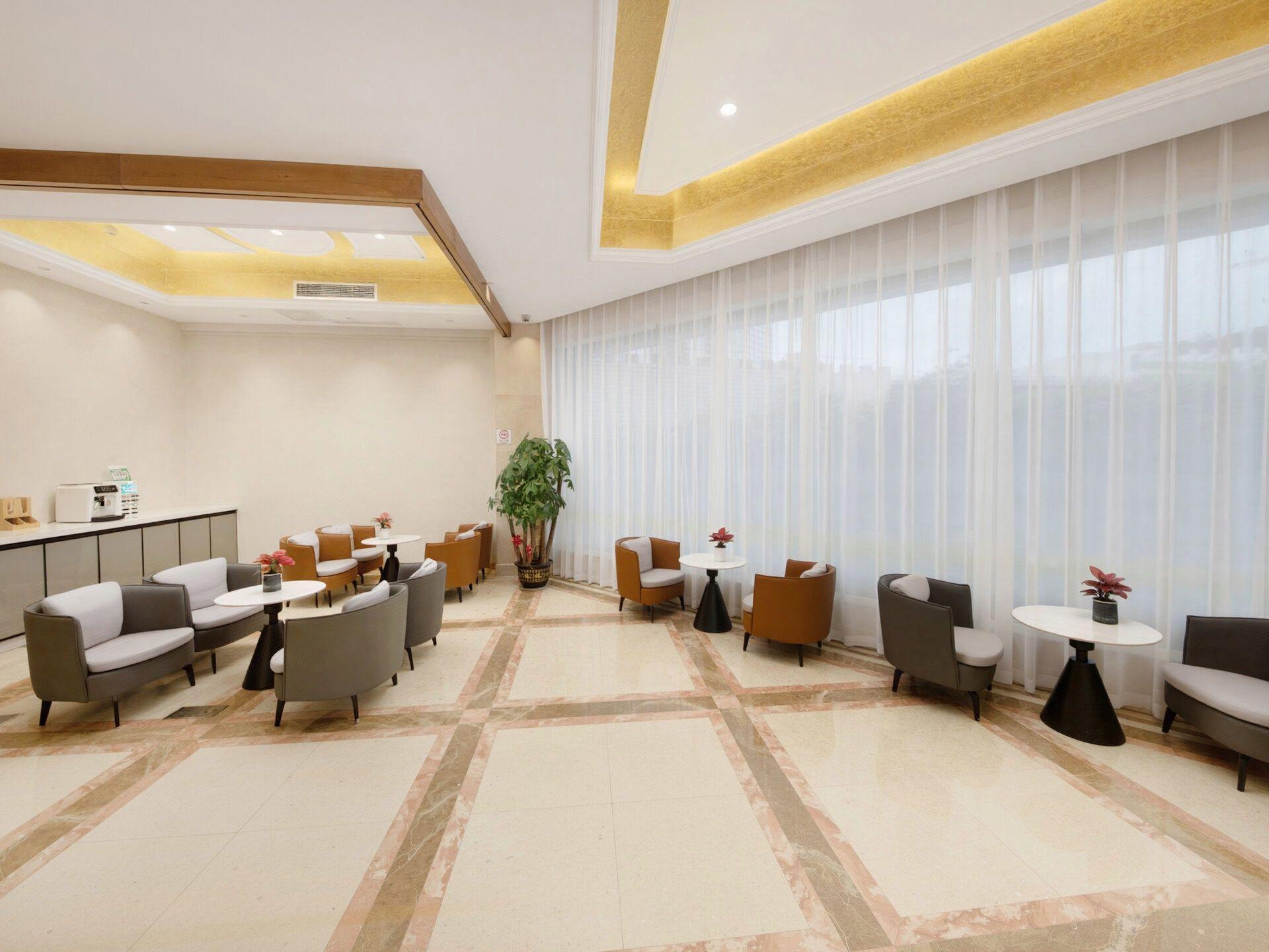 Outsky Hotel 32/50