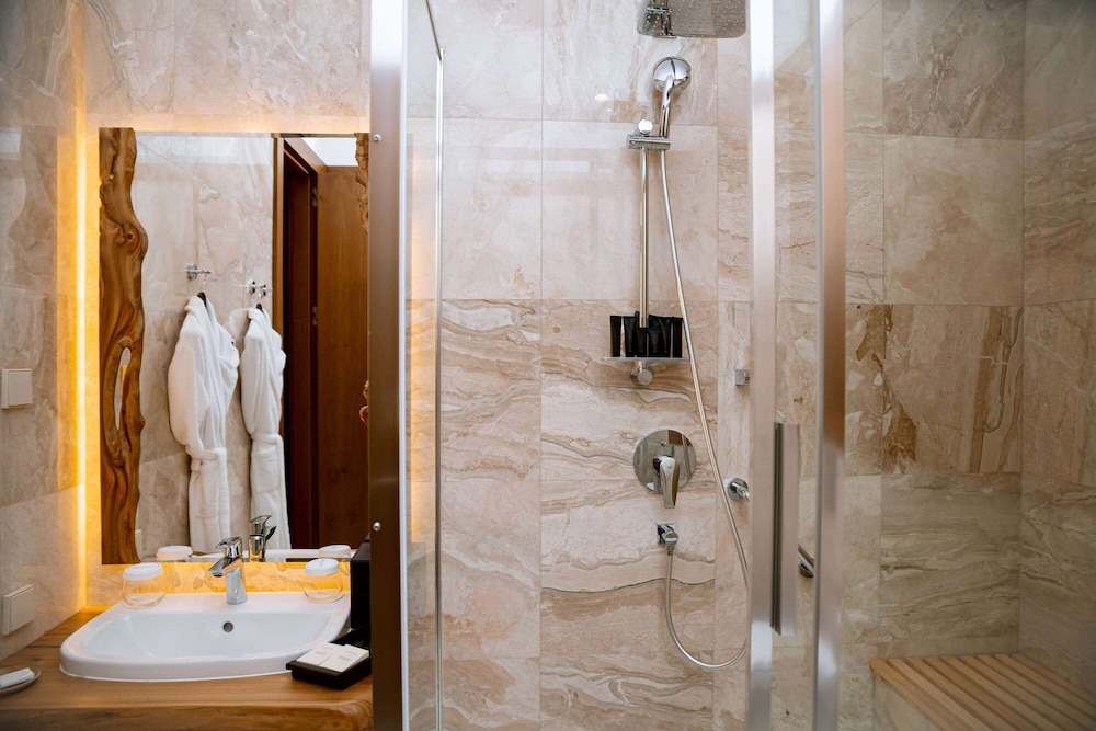 Wyndham Residences Aqkol 44/50