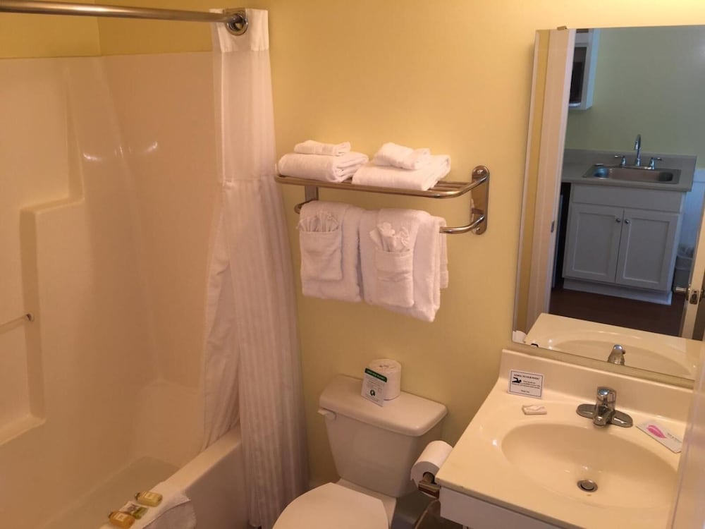 Topsail Shores Inn 17/67