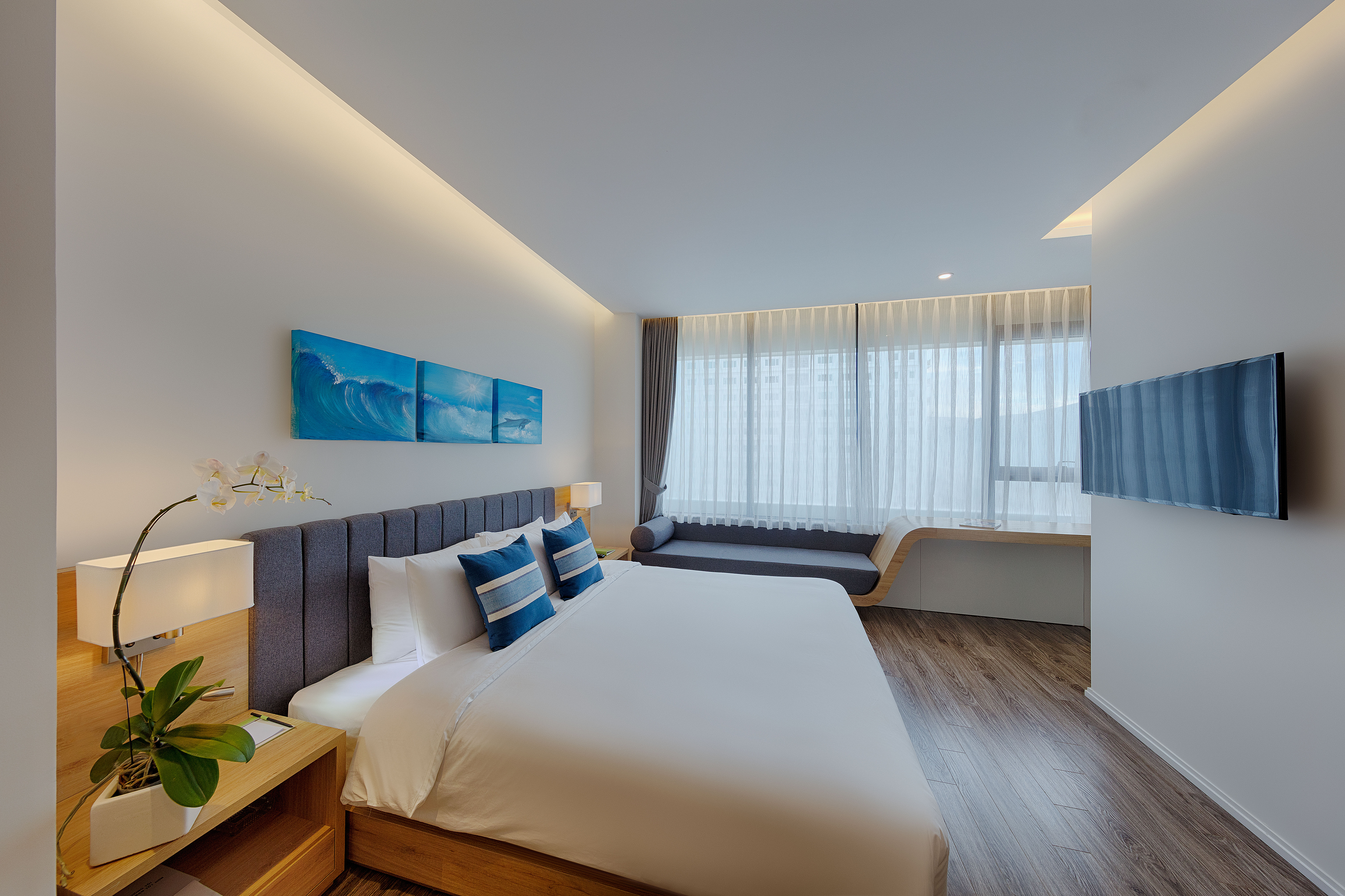 Senior, Deluxe, Partial Ocean View