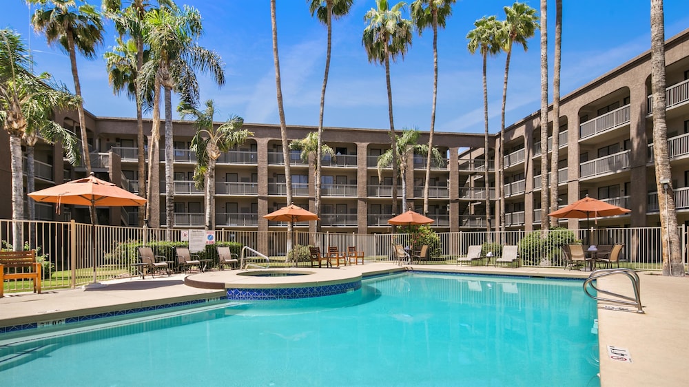 Best Western Plus Scottsdale Thunderbird Suites 5/46