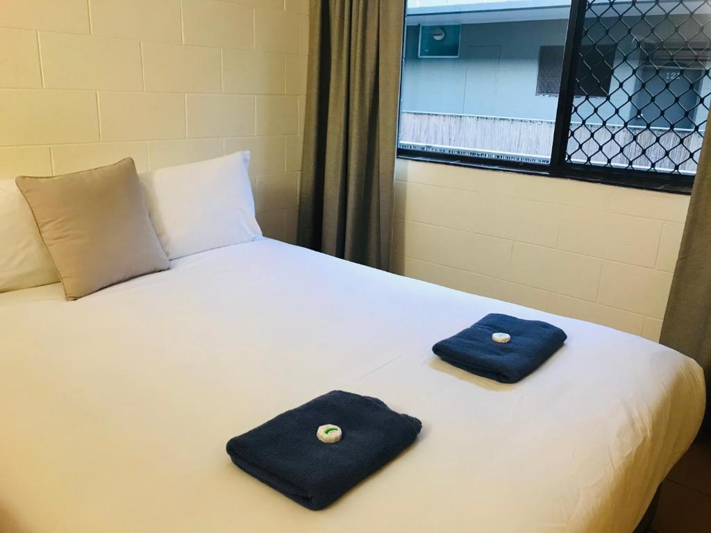 ROOM, QUADRUPLE