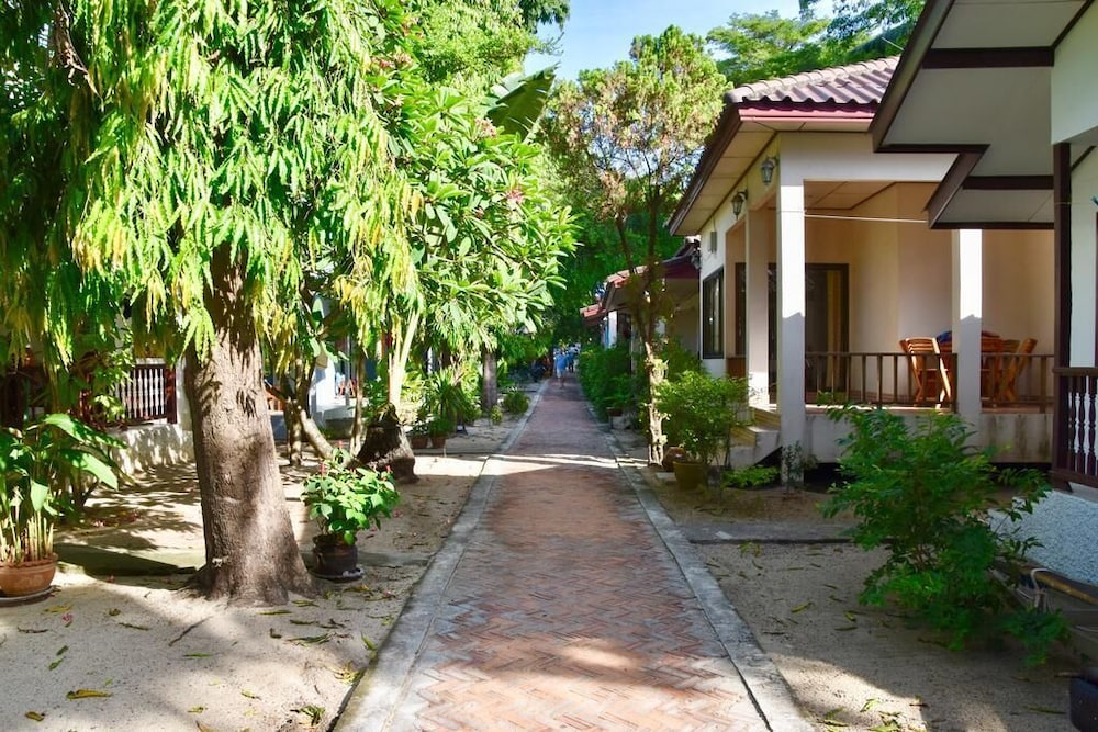 Magic Resort 48/53