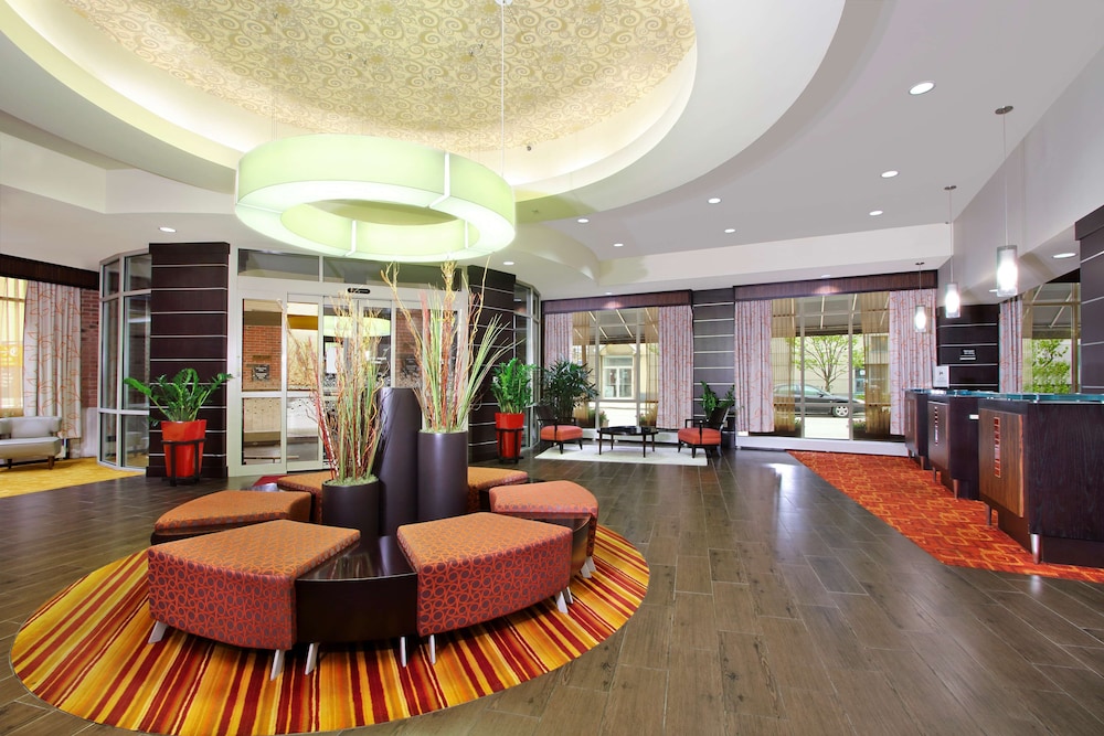 Hampton Inn Suites Columbus Downtown 8/59
