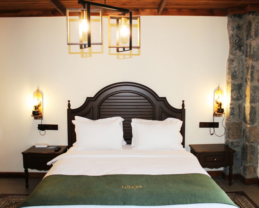 Foleya Mountain Resort 12/50