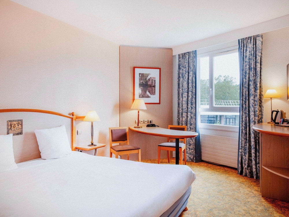 Mercure Nevers Pont De Loire 13/67