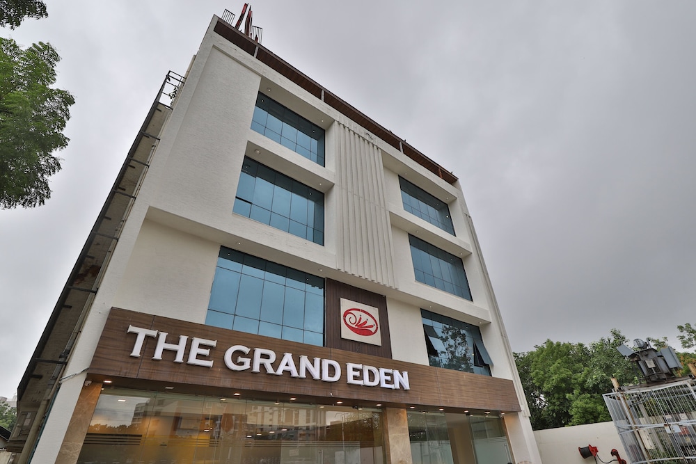 THE GRAND EDEN 4/32