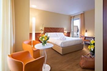 EXECUTIVE, DOUBLE BED, SOFA