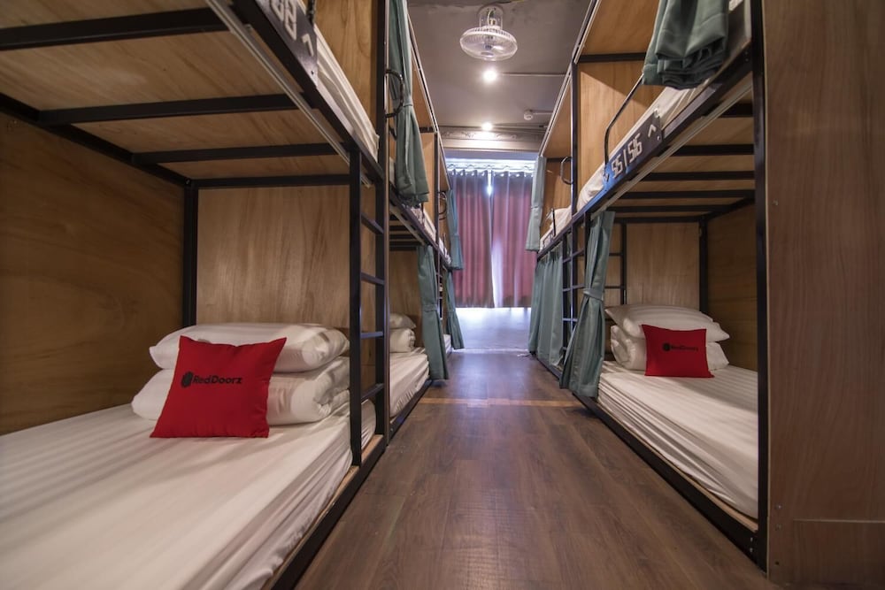 Soft Pillow Hostel - Adults Only 8/45