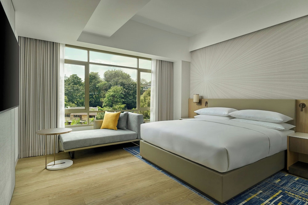 EXECUTIVE, SUITE, KING BED, CITY VIEW