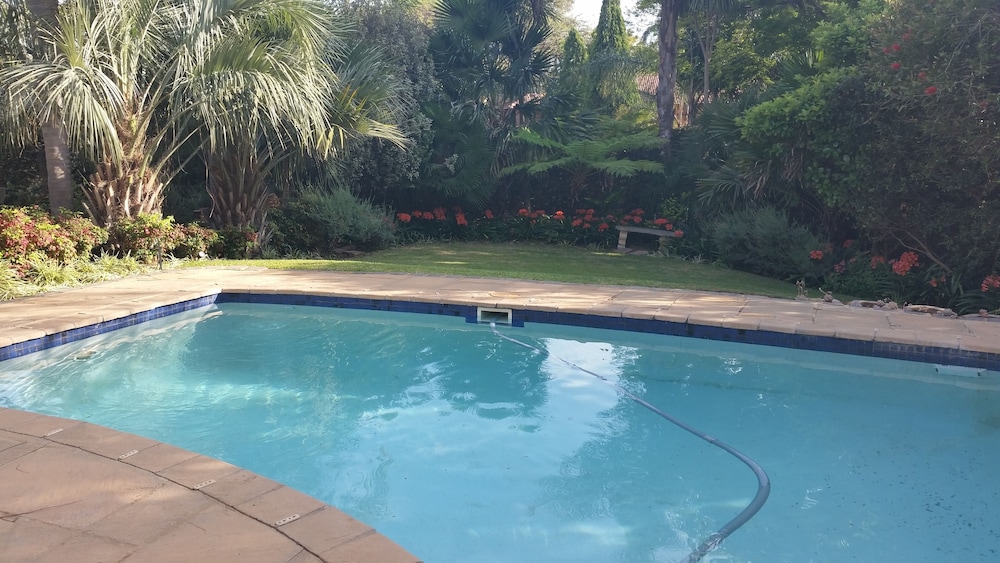 Royal Ridge Guest House and Apartments 44/70
