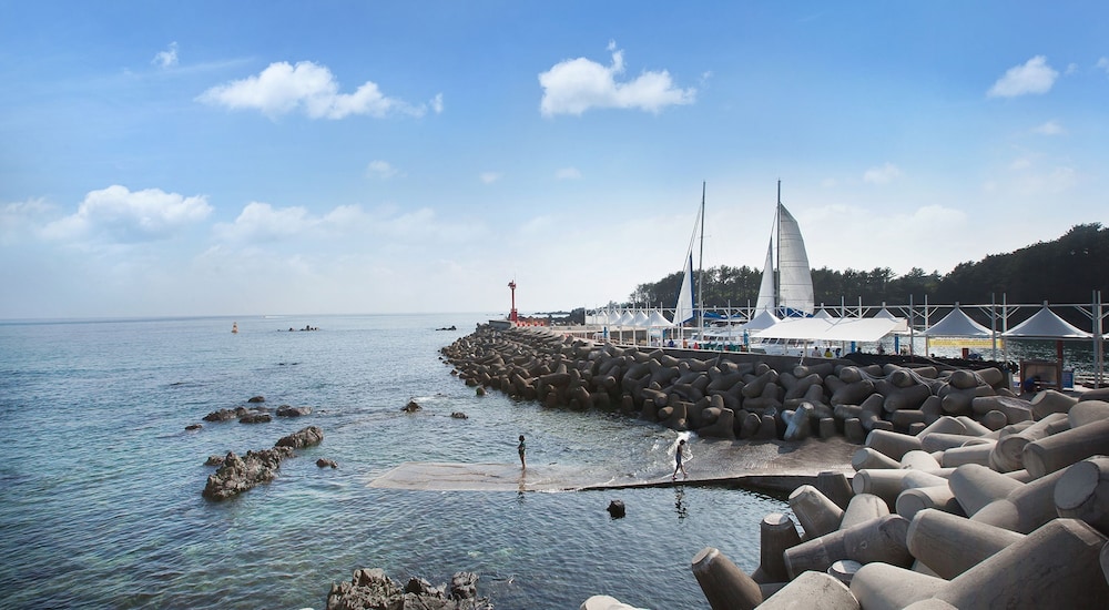 Familia Hotel Jeju 55/61