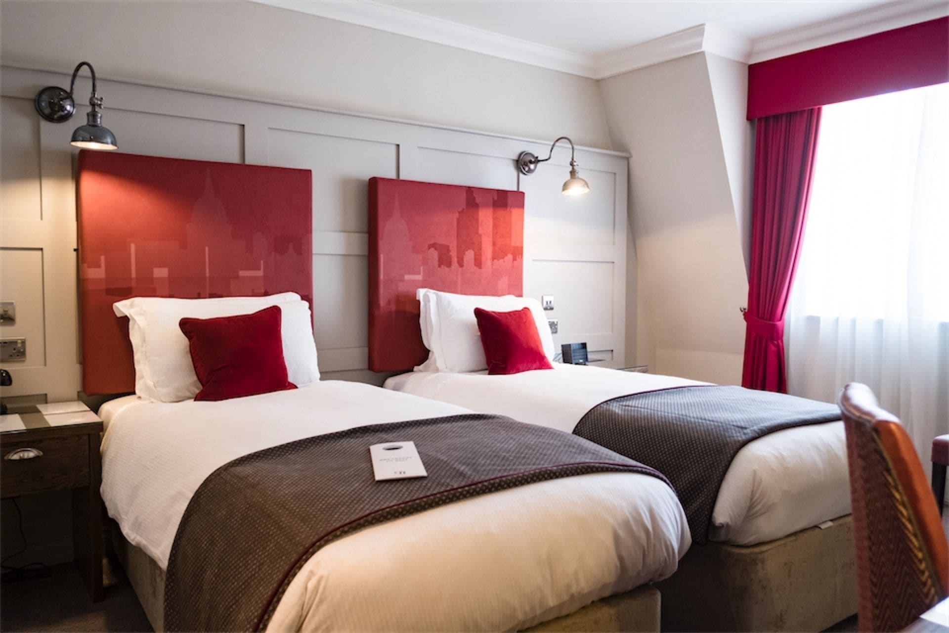SUPERIOR, DELUXE, KING BED