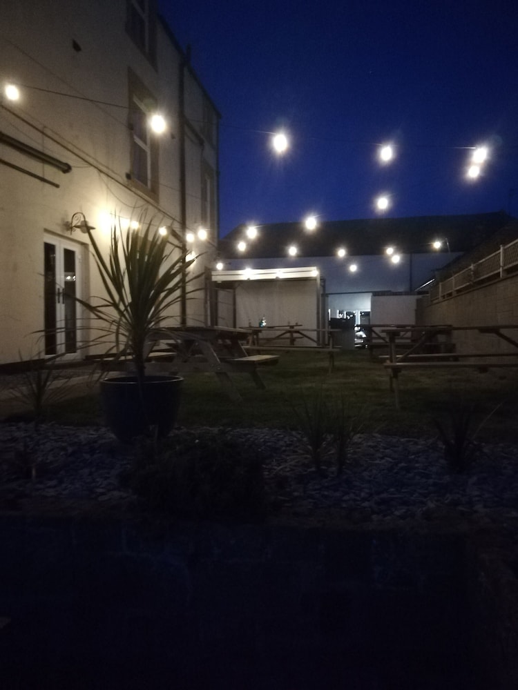 The Captain Cook Inn 28/32