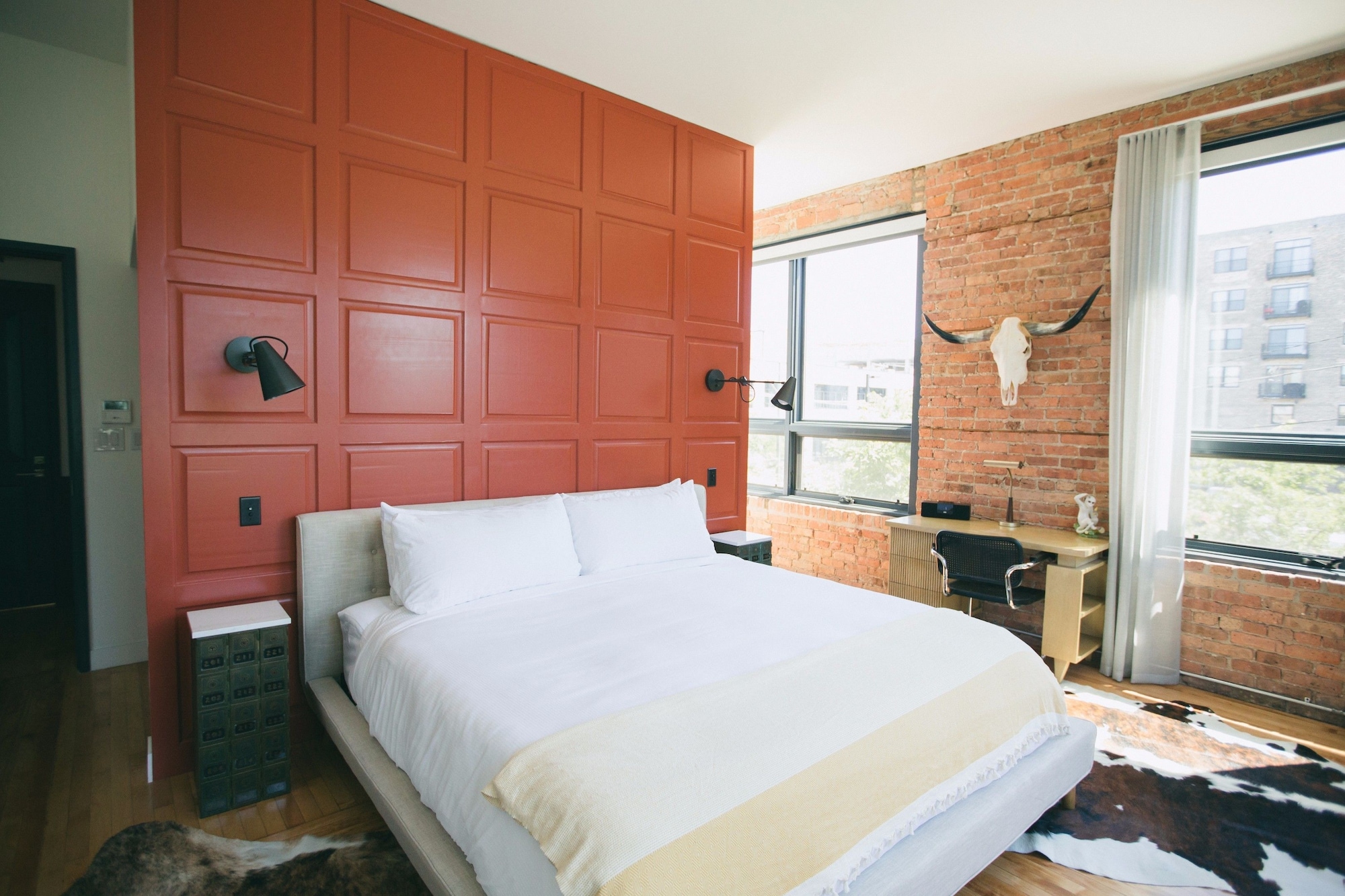 Carmen, King Bed