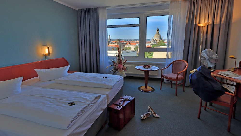 Hotel Am Terrassenufer 16/60