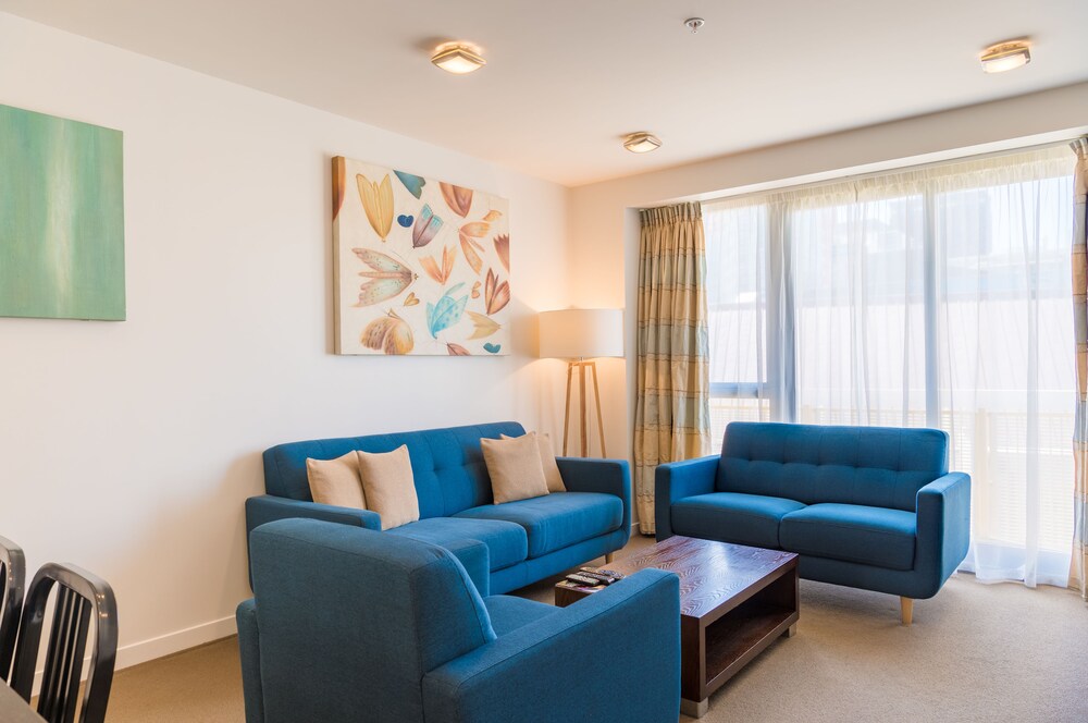 Boulcott Suites 43/70