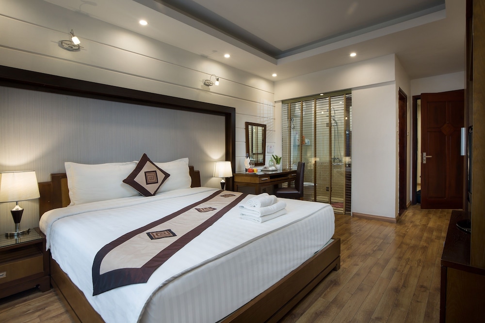 Splendid Star Grand Hotel 6/50