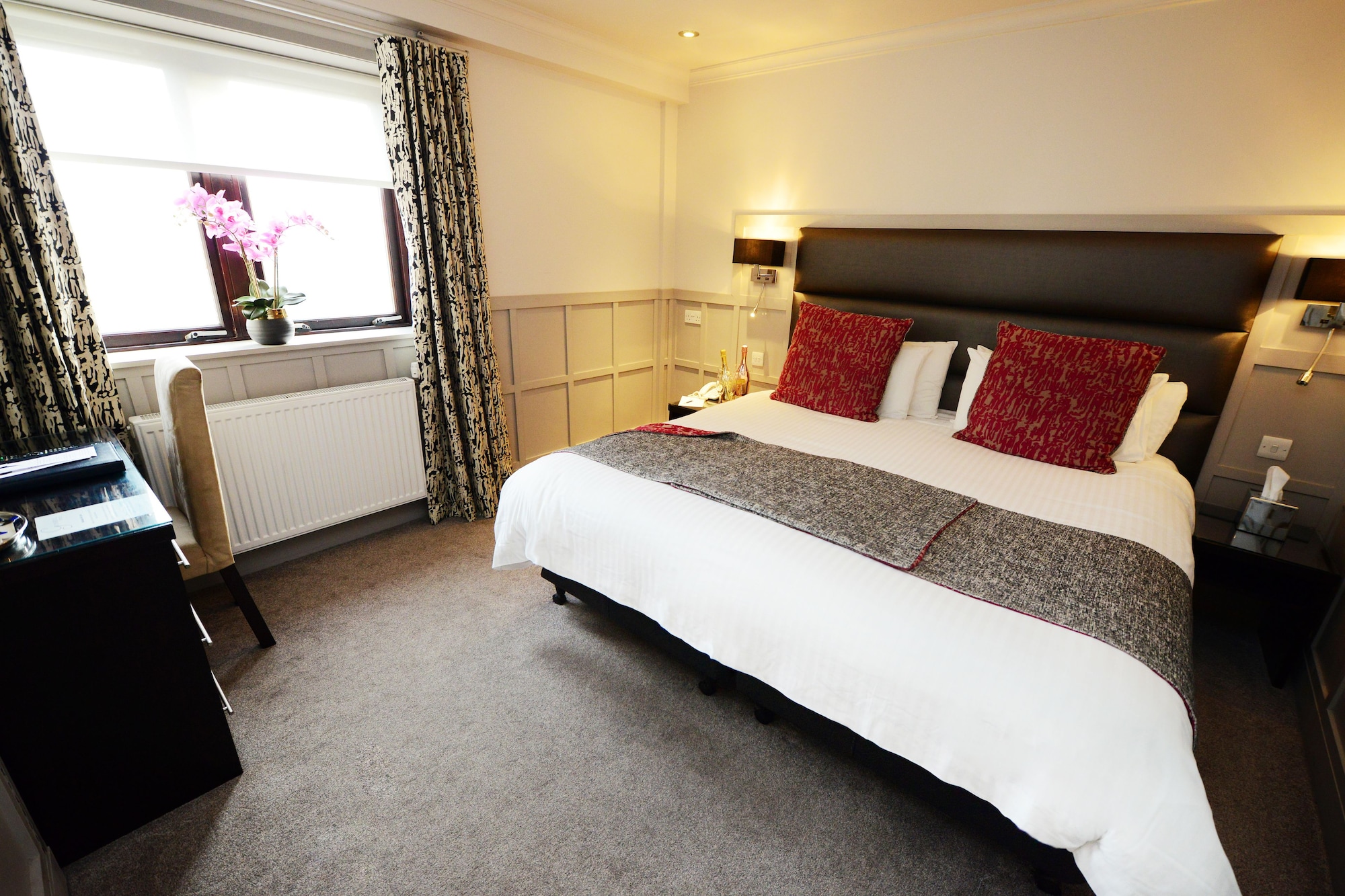 Boutique, Twin Beds