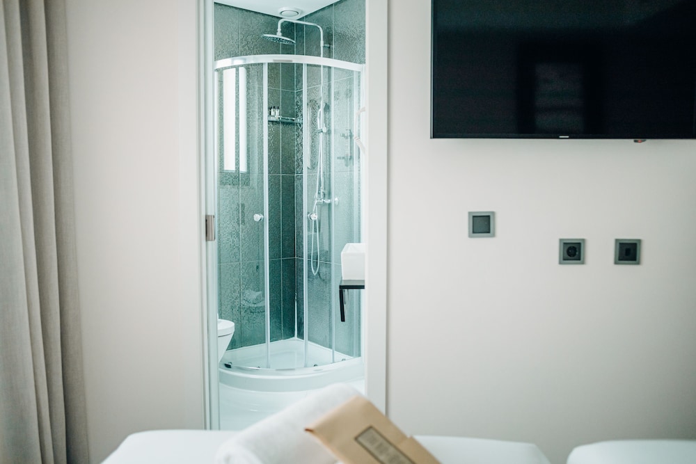 Next Level Premium Hotel 56/60