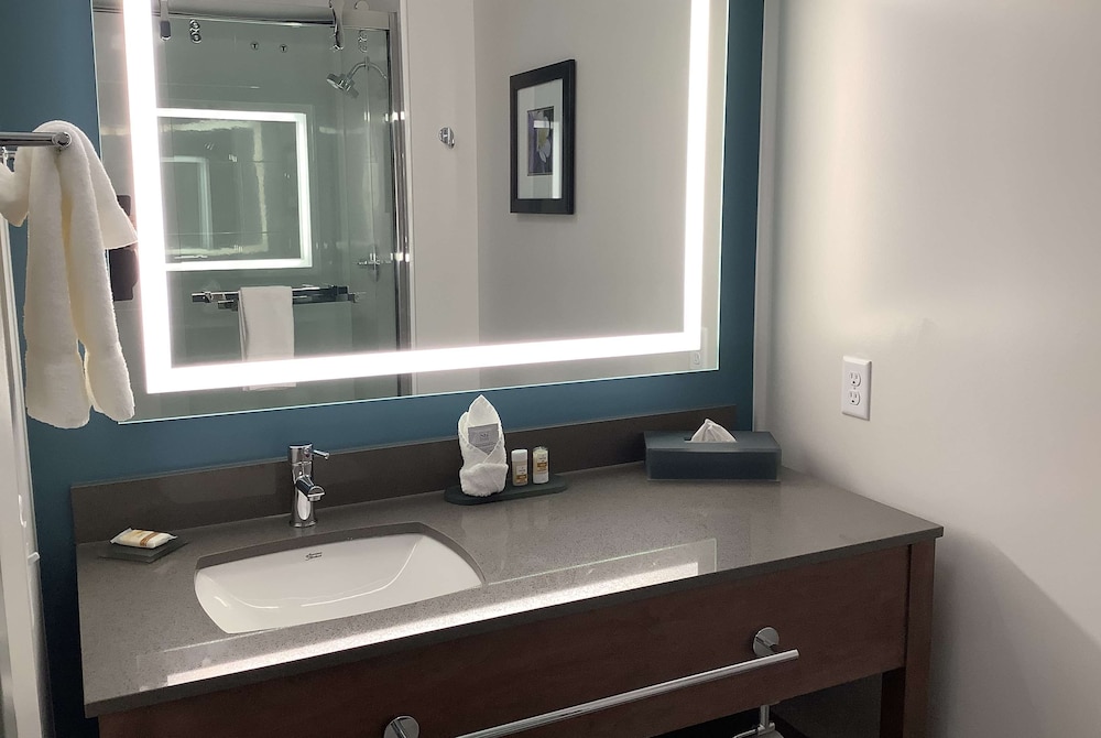 La Quinta Inn & Suites by Wyndham Littleton 16/34