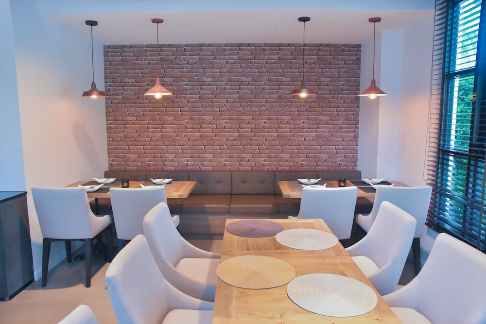 Marquise Boutique Hotel 48/64