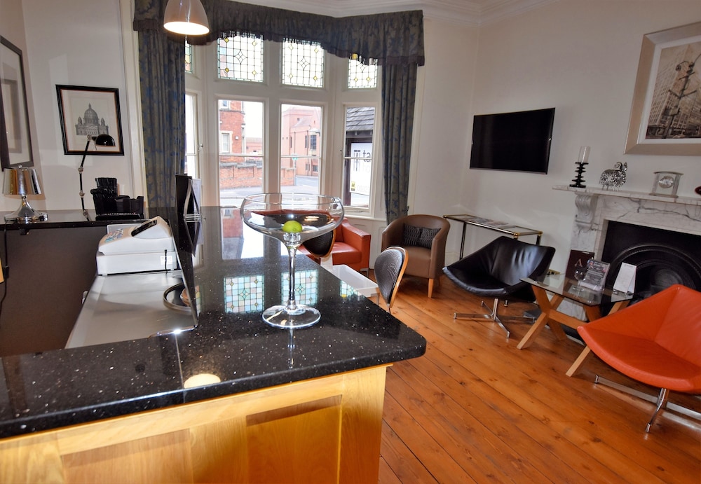 Taunton House Hotel 35/51