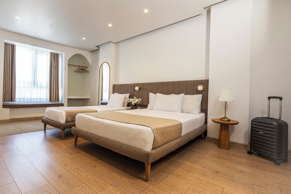 غرفة ديلوكس بسريرين منفصلين، Meshk Airport Hotel 7/10
