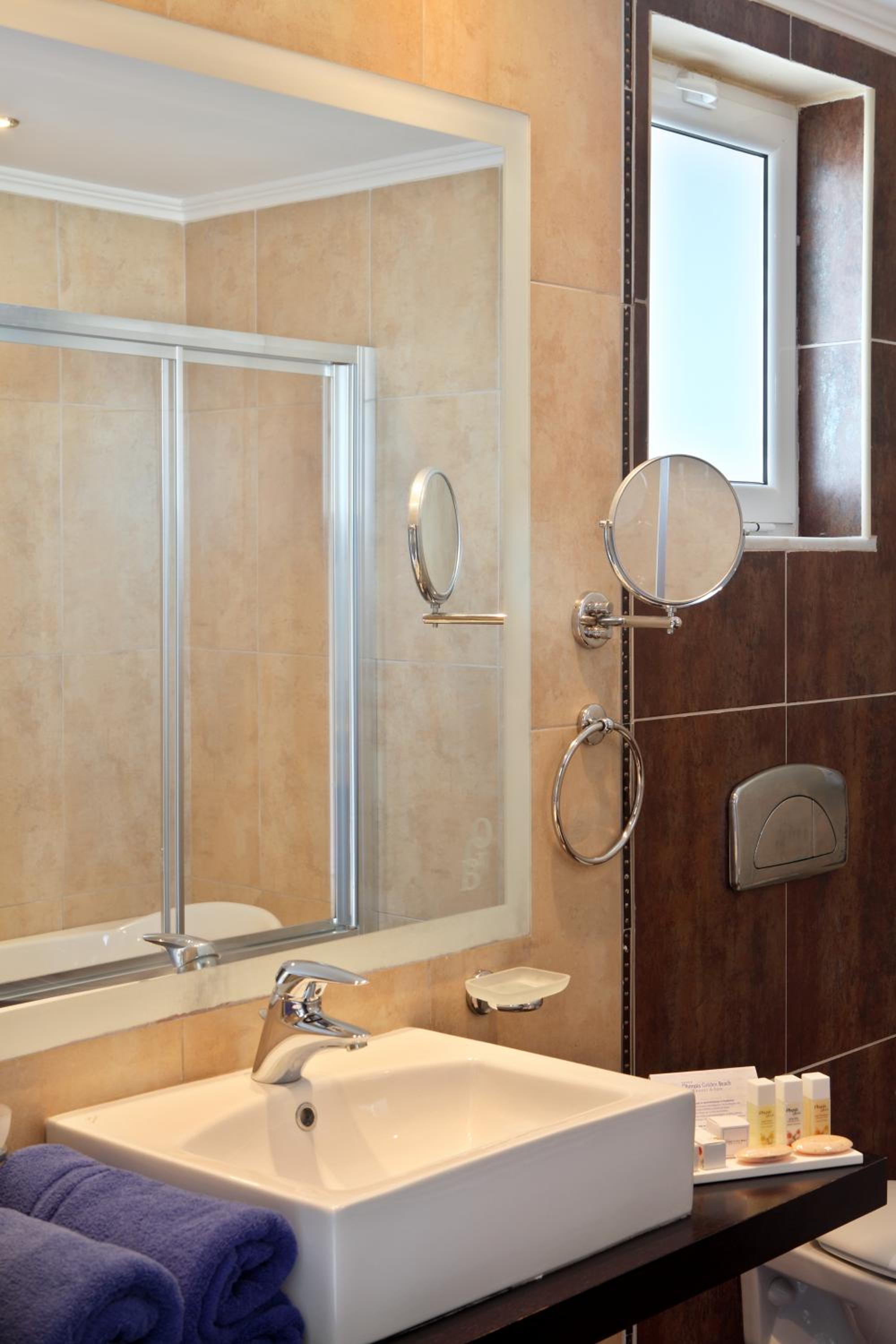 SUITE 1 BEDROOM 1st FLOOR، Olympia Golden Beach Resort & Spa 2/2