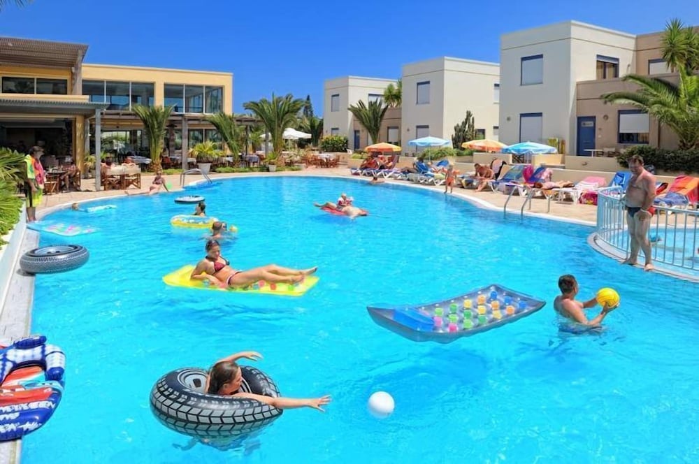 Meropi Hotel and Apartments 61/69