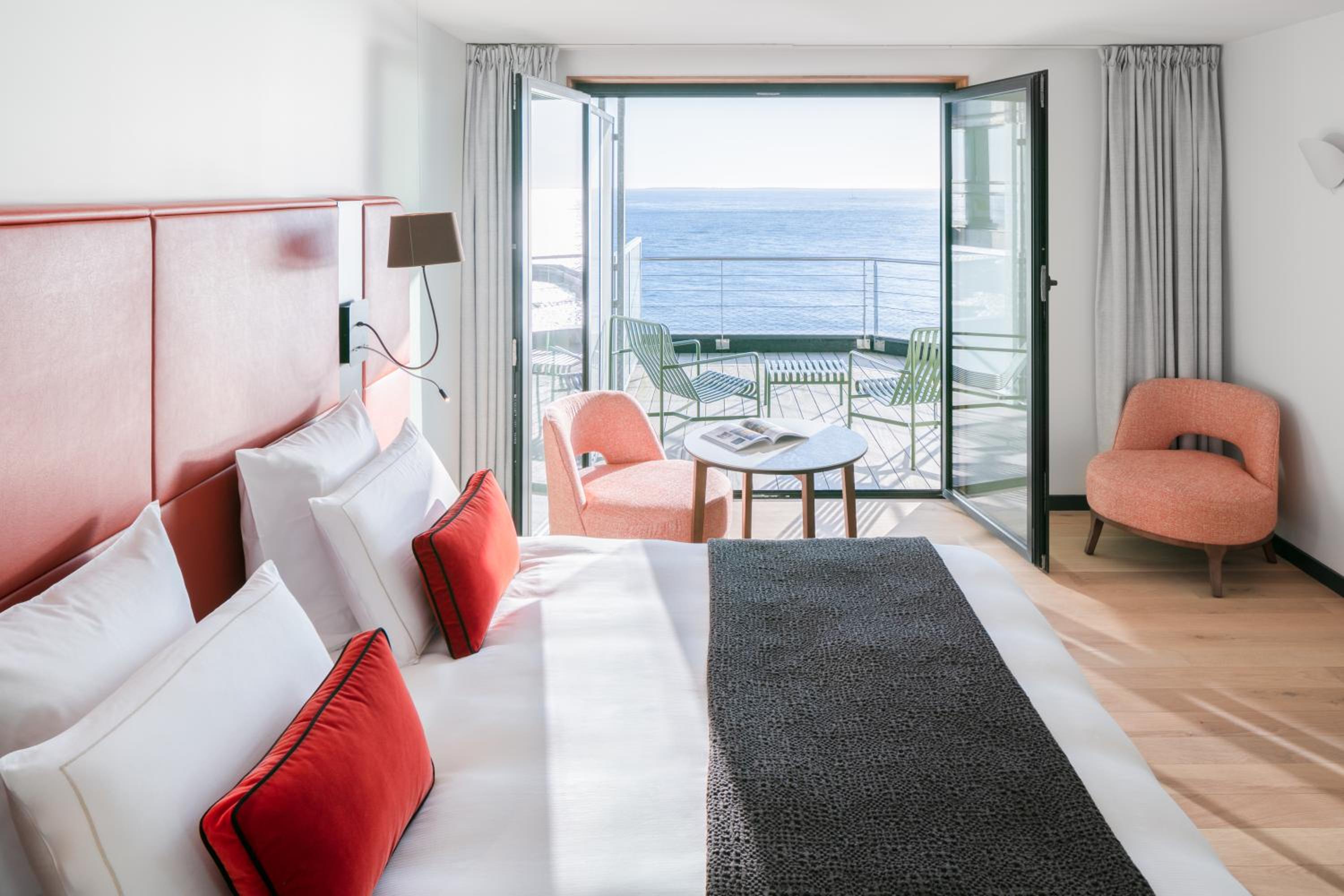 Superior, Queen Bed, Beach and Sea View, Terrace