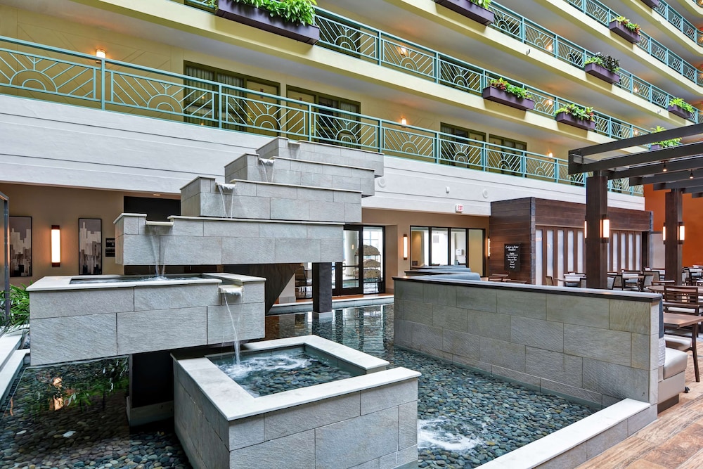 Embassy Suites by Hilton Minneapolis Airport 34/57